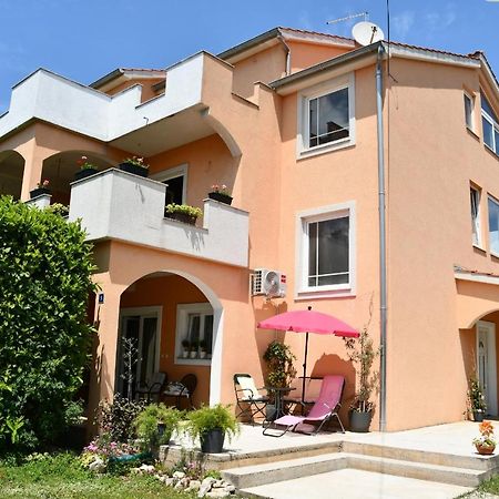 Apartmani Joja Biograd Na Moru Esterno foto