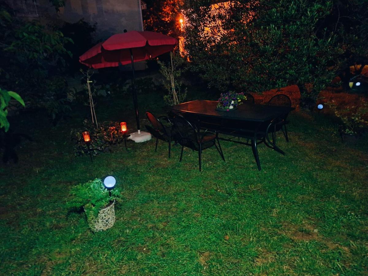 Apartmani Joja Biograd Na Moru Esterno foto