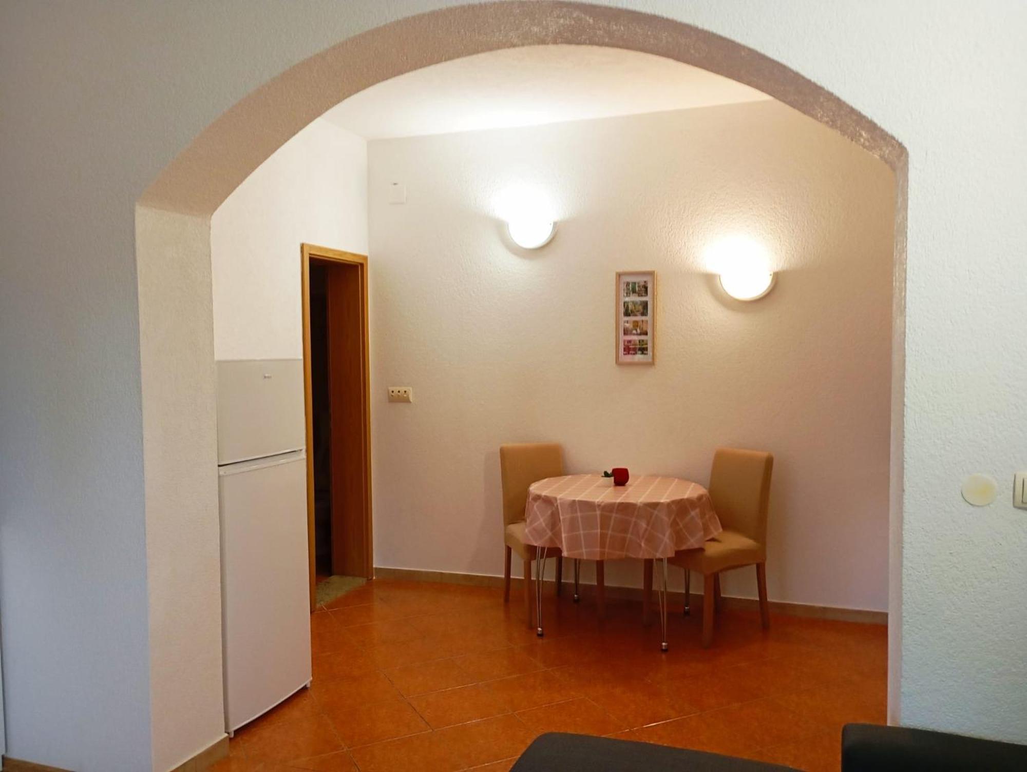 Apartmani Joja Biograd Na Moru Esterno foto
