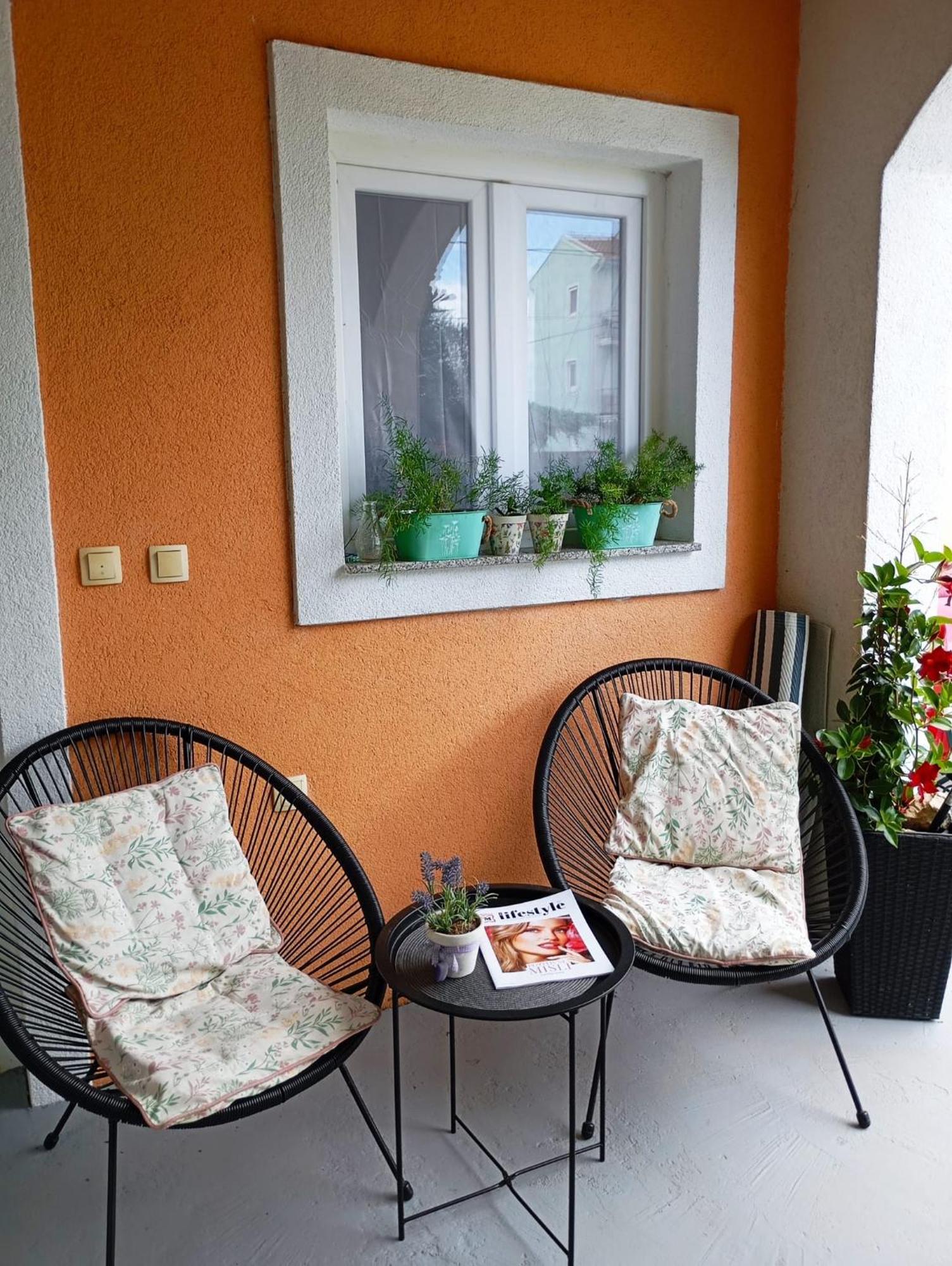Apartmani Joja Biograd Na Moru Esterno foto