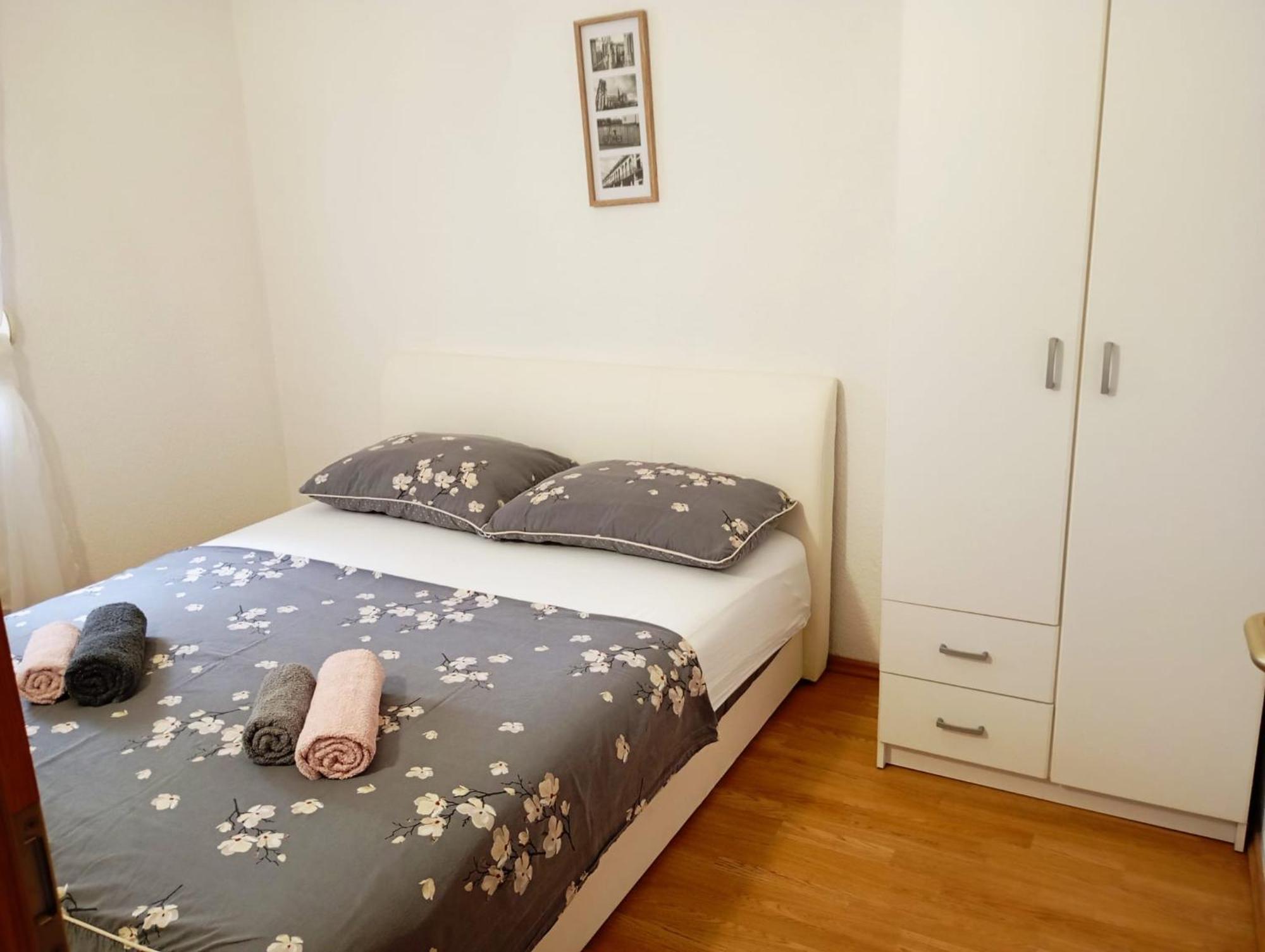 Apartmani Joja Biograd Na Moru Esterno foto