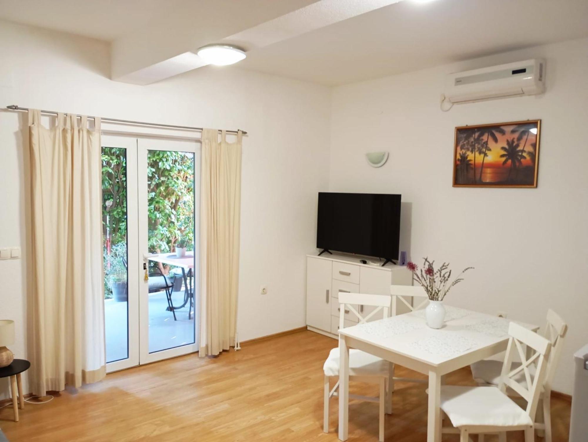 Apartmani Joja Biograd Na Moru Esterno foto